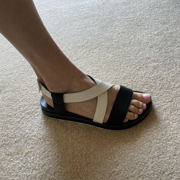 Sorel sandals - Picture 4 of 5